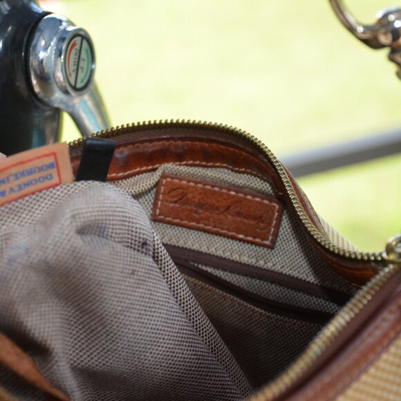 Dooney & Bourke Crossbody Small Lucy Canvas Woven & Leather Shoulder Bag - Picture 4 of 11